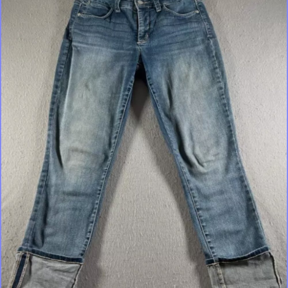 Preloved NYDJ Crop and cuffed size 6 jeans tummy tuck